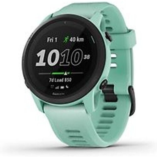 Garmin Forerunner 745 groen met een pastelgroene siliconen polsband
